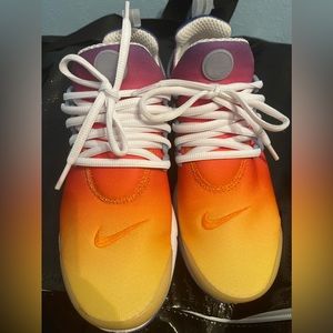 Nike presto size small